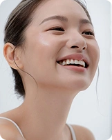 Customer Yasmine smiling